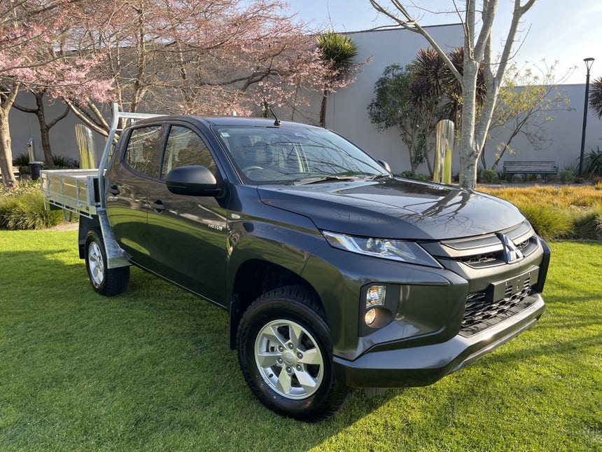2024 Mitsubishi Triton | DC CHASSIS GLX 4WD 6AT 2.4 AUTO 4X4 | 21816 | 1