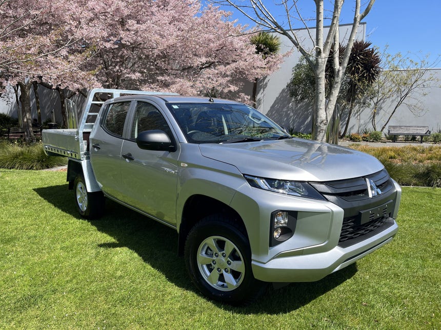 2024 Mitsubishi Triton | DC CHASSIS GLX 4WD 6AT 2.4 AUTO FLATDECK | 21877 | 1