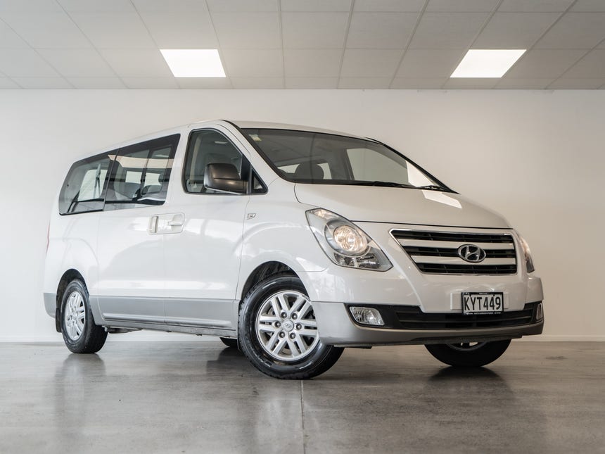 2017 Hyundai iMax | 2.5 CRDI AUTO | 16832 | 1