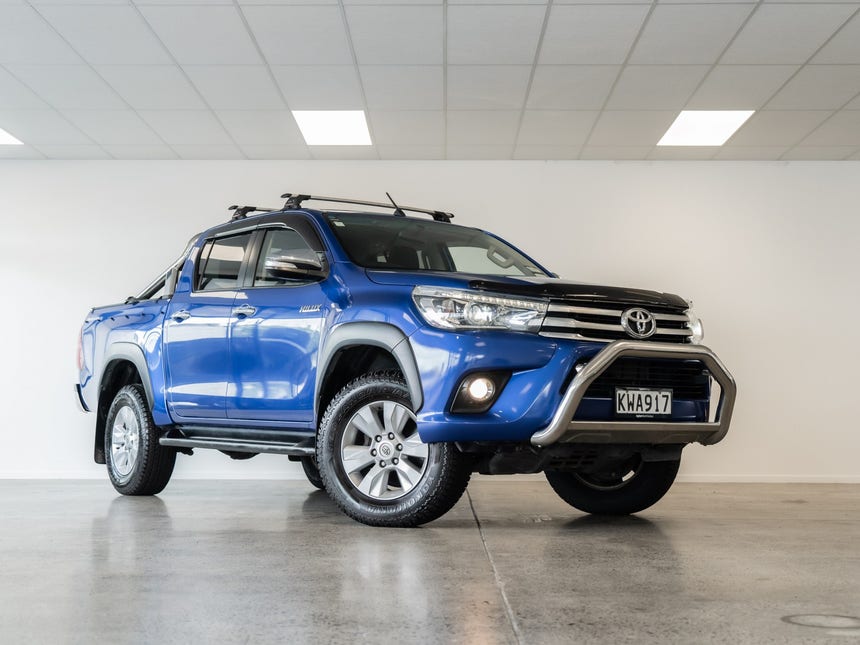 2017 Toyota Hilux | SR5 TD DC 2.8D/6AT/U | 17156 | 1