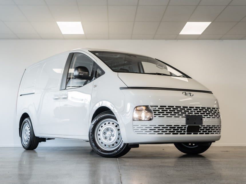 2022 Hyundai Staria | Load 2.2DT/8AT PANEL | 17540 | 1