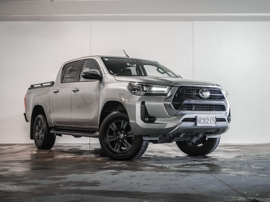 2020 Toyota Hilux | SR5 TD DC 2.8DT/4WD | 21289 | 1