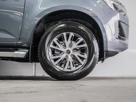 2024 Isuzu D-MAX | LS DOUBLE CAB 4WD | 23190 | 7