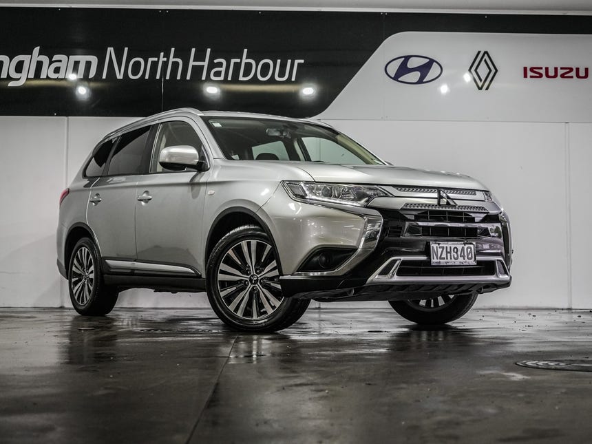2022 Mitsubishi Outlander | LS 2.4P/CVT | 24471 | 1