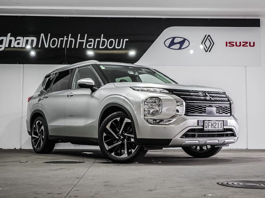 2023 Mitsubishi Outlander | XLS 2.5P/4WD/7-SEATER | 27167 | 1