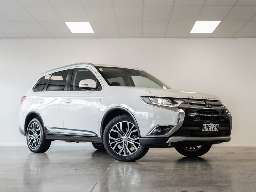 2017 Mitsubishi Outlander | XLS 2.4P/4WD/CVT | 16421 | 1