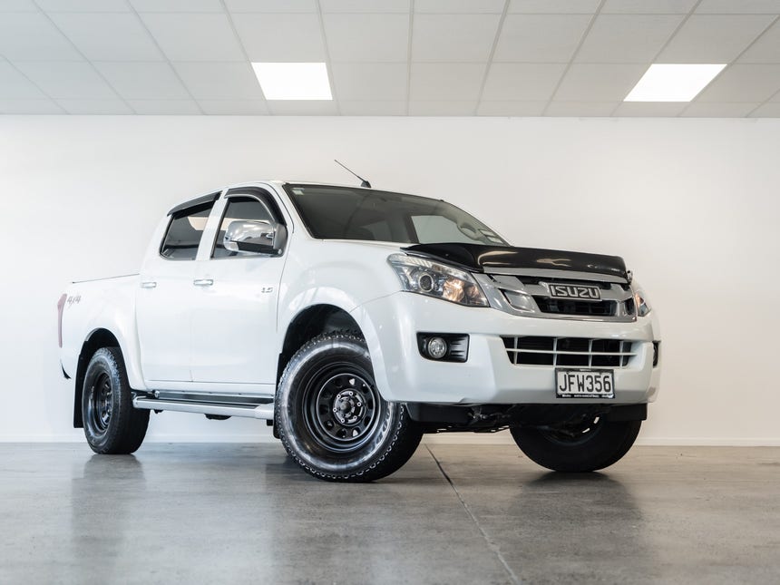 2015 Isuzu D-MAX | LS DC 3.0D/4WD/5AT/U | 17359 | 1