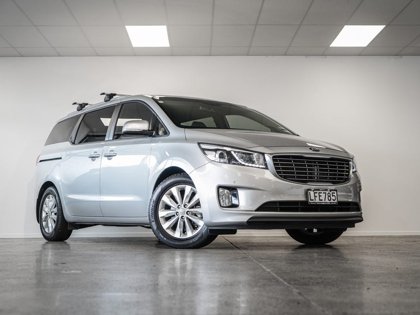 2018 Kia Carnival | EX 2.2D/6AT | 18797 | 1