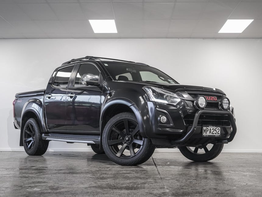 2020 Isuzu D-MAX | LS-S DC 3.0D/4WD/6AT | 18878 | 1