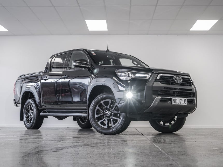 2020 Toyota Hilux | SR5 CRUISER TD DC 2. | 19195 | 1