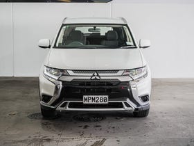 2019 Mitsubishi Outlander | LS 2.0P/CVT | 23295 | 4