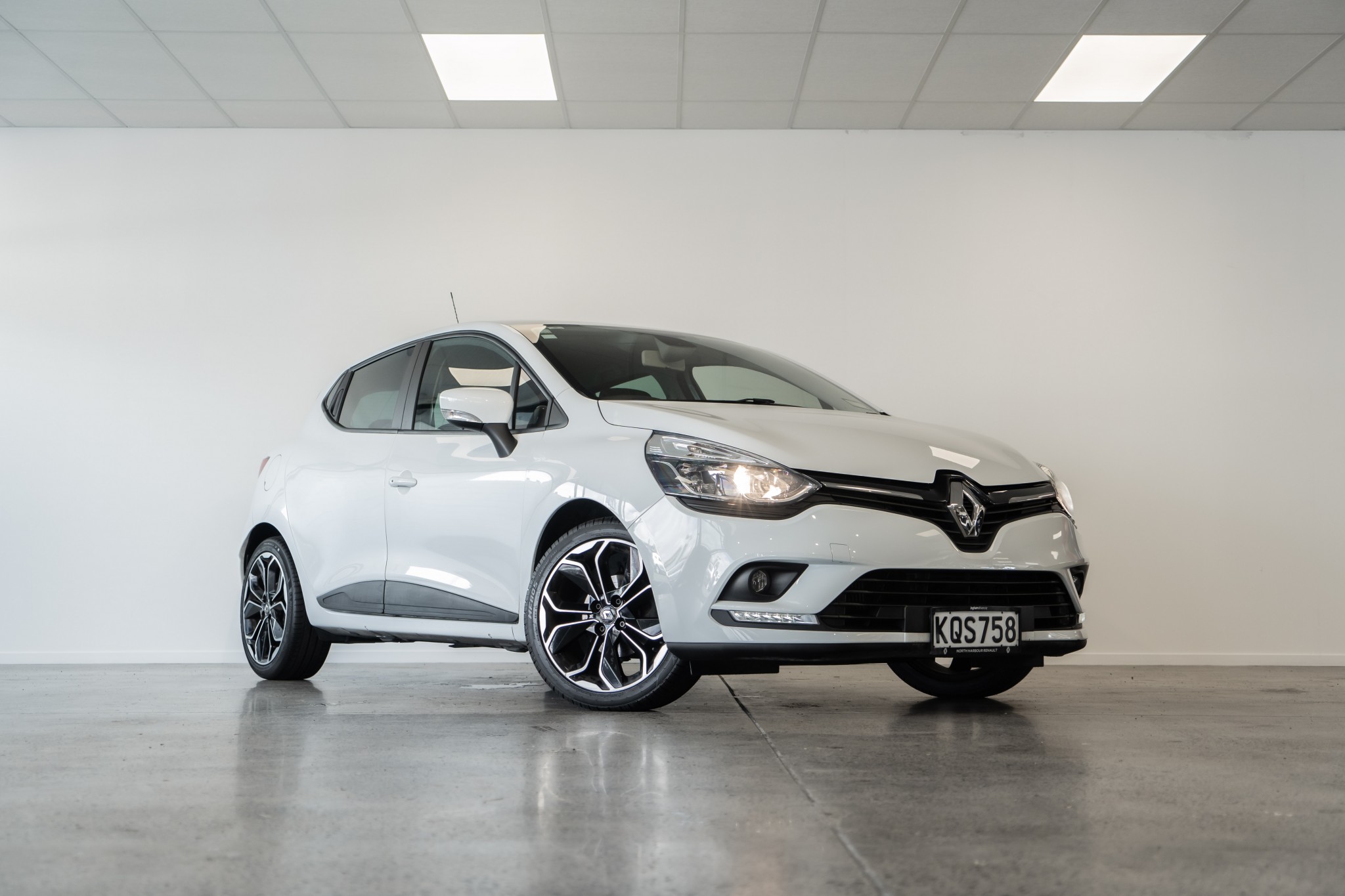Renault Clio 2017 EXPRESSION 1.2P/6AT