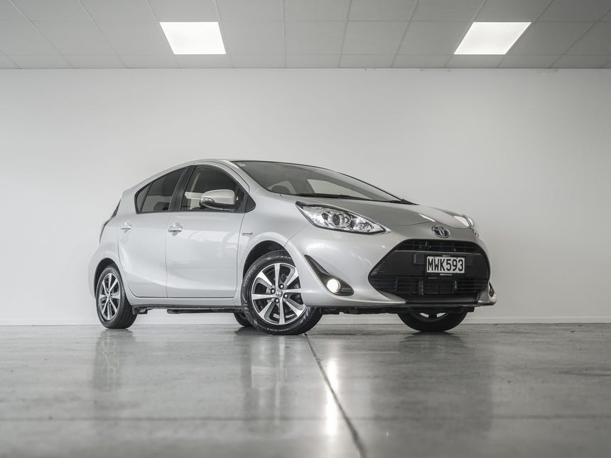 2019 Toyota Prius | SX 1.5PH/CVT | 19550 | 1