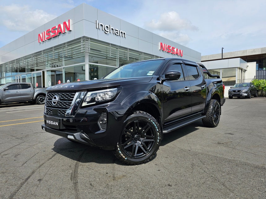 2025 Nissan Navara | ST-X AMOUR ISE | 25832 | 1