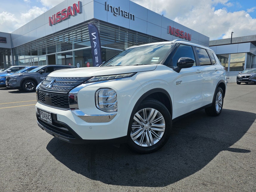 2022 Mitsubishi Outlander | LS PHEV/4WD/AT | 25957 | 1