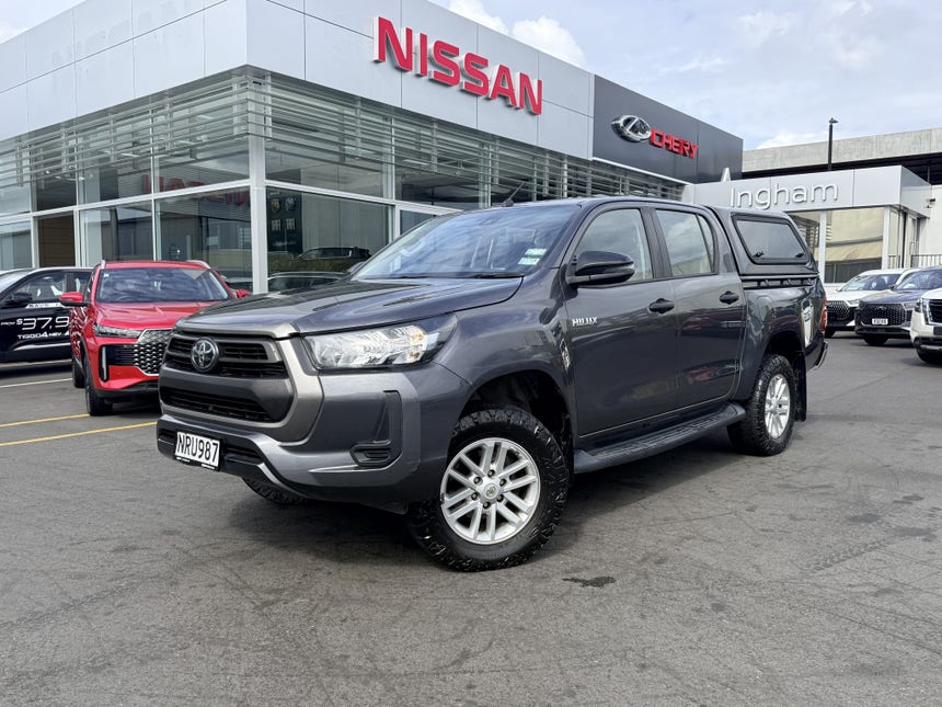 2021 Toyota Hilux | SR TD DC 2.8 DIESEL TURBO 4WD | 28571 | 1