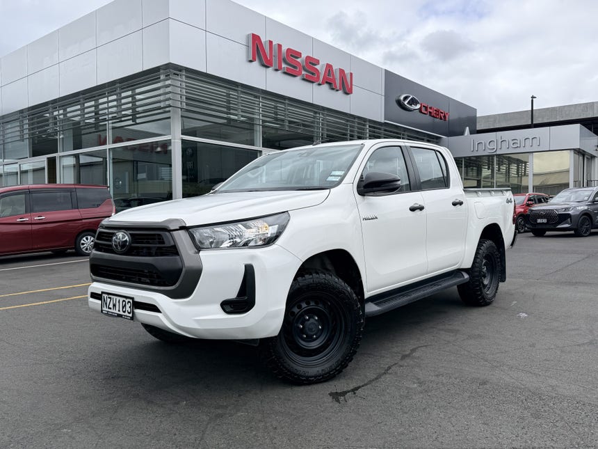 2022 Toyota Hilux | SR TD DC 2.8 DIESEL TURBO 4WD | 28874 | 1