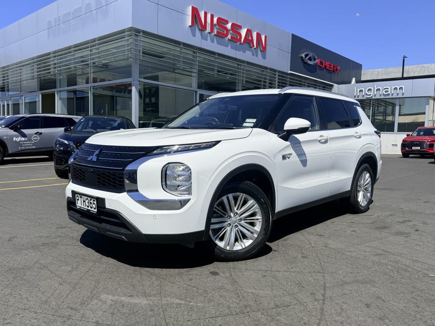 2023 Mitsubishi Outlander | LS PHEV 4WD  | 29093 | 1