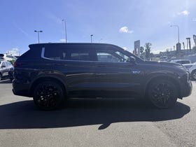 2023 Mitsubishi Outlander | SPORT PHEV 4WD | 29188 | 6