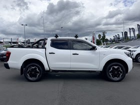 2023 Nissan Navara | SL X ADVENTURE 2.3 4WD AUTOMATIC  | 29748 | 5