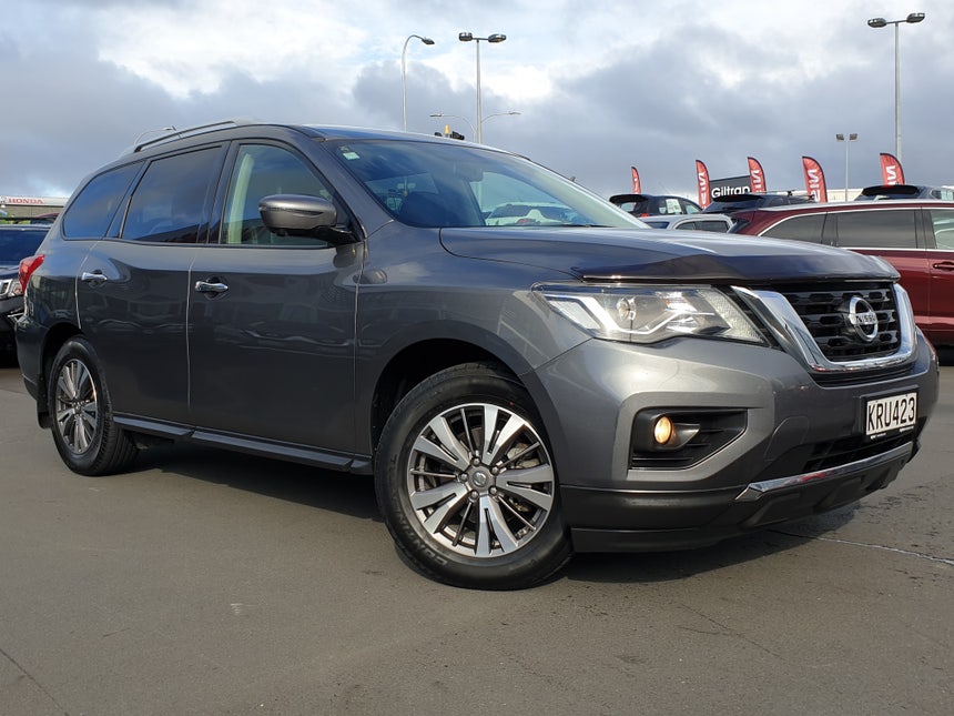 2017 Nissan Pathfinder | ST-L 3.5P/4WD/CVT | 15245 | 1