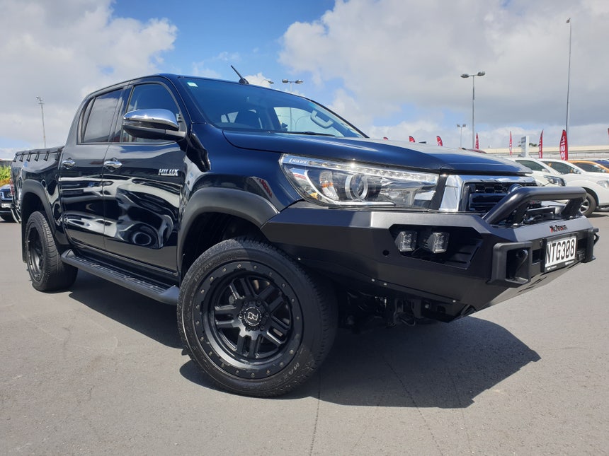 2019 Toyota Hilux | SR5 TD DC 2.8D/4WD | 16128 | 1