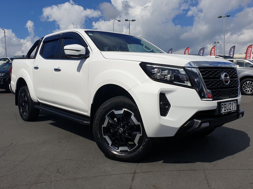 2021 Nissan Navara | ST 2.3D/4WD/6MT | 17455 | 1