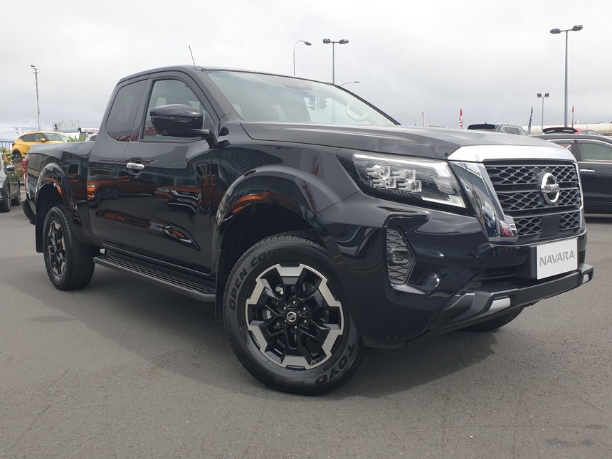 2022 Nissan Navara | ST-X KING CAB 2.3D/4WD/7AT | 17606 | 1