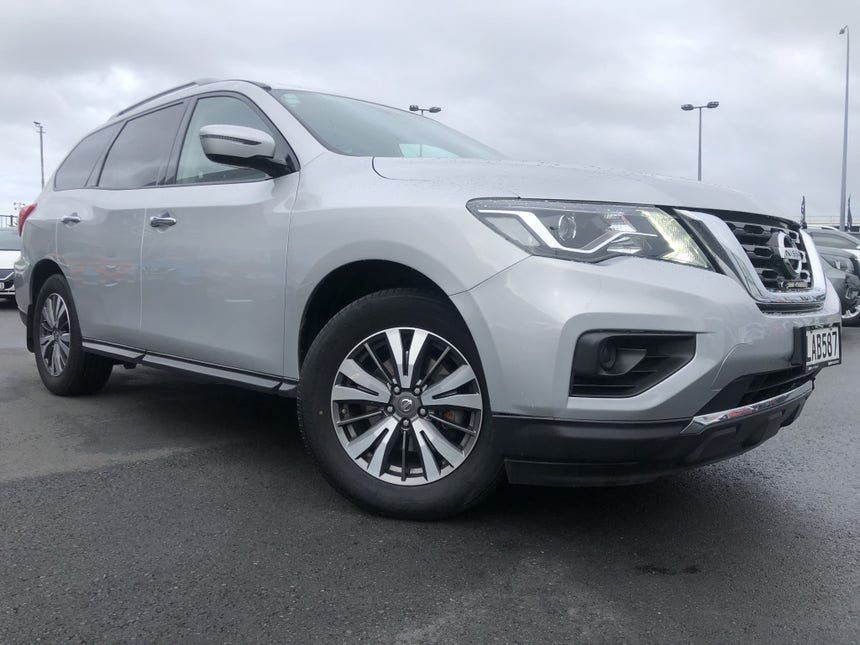 2017 Nissan Pathfinder | ST 3.5P/4WD/CVT | 18887 | 1