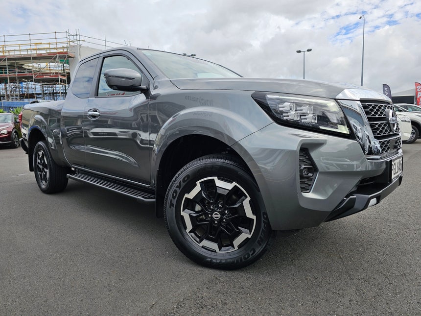 2022 Nissan Navara | STX KING CAB 2.3D/4WD/7AT | 20257 | 1