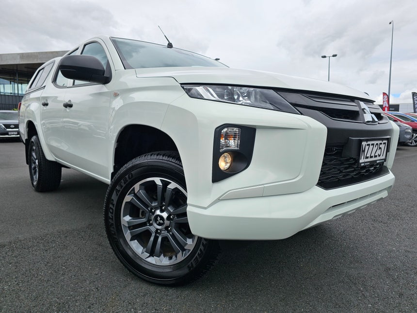 2020 Mitsubishi Triton | DC GLX 4WD 6AT 2.4D | 22239 | 1