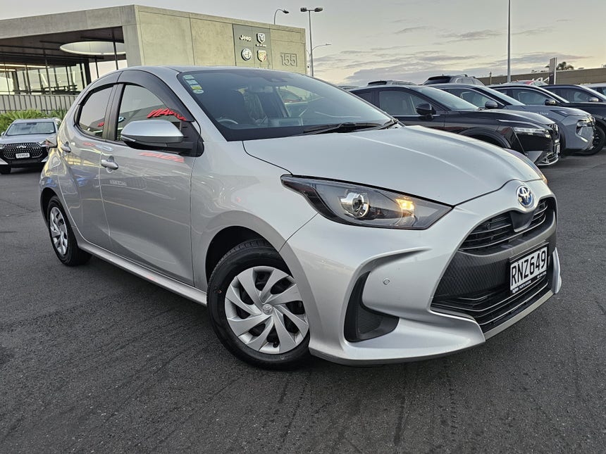 2020 Toyota Yaris | HYBRID | 32014 | 1