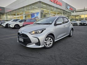 2020 Toyota Yaris | HYBRID | 32014 | 4
