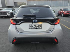 2020 Toyota Yaris | HYBRID | 32014 | 7