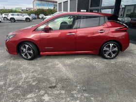 2017 Nissan Leaf | ZERO EMISSION | 32700 | 3