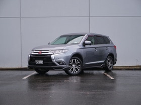 2015 Mitsubishi Outlander | 2L/ 7 SEATER / 18