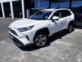 2020 Toyota RAV4 | Hybrid G with leather | 33800 | 2