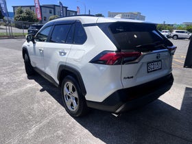 2020 Toyota RAV4 | Hybrid G with leather | 33800 | 4