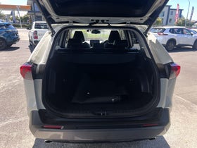 2020 Toyota RAV4 | Hybrid G with leather | 33800 | 6