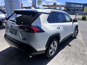 2020 Toyota RAV4 | Hybrid G with leather | 33800 | 7