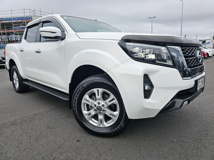 2022 Nissan Navara | ST 2.3D/7AT/2WD | 20700 | 1