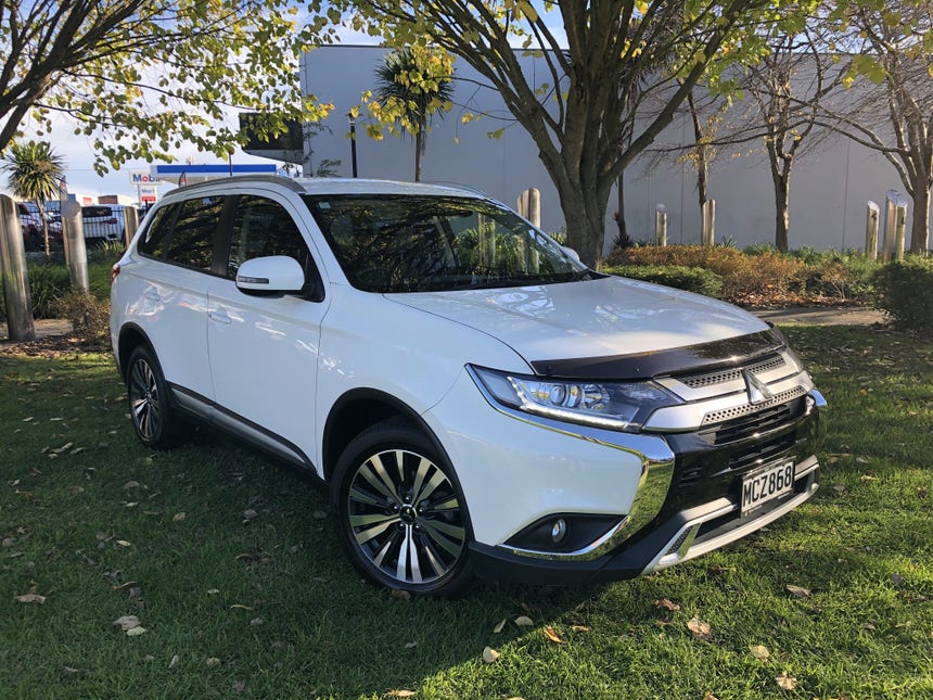 2019 Mitsubishi Outlander | XLS 2.0 Petrol 7 Seat Auto SUV 5 Door | 15080 | 1