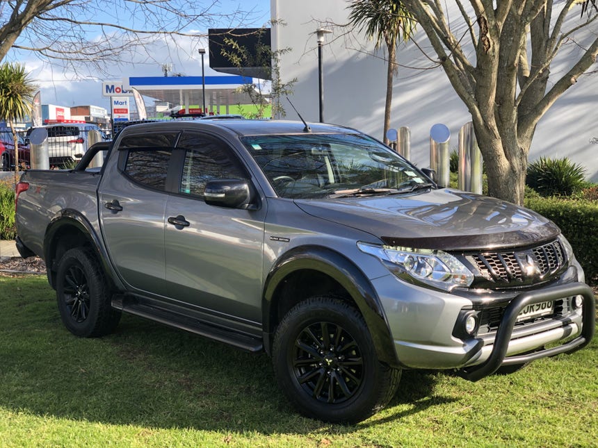 2018 Mitsubishi Triton | GLSB 2.4D 4WD AUTO 5sp Black Edition 4X4 | 15524 | 1