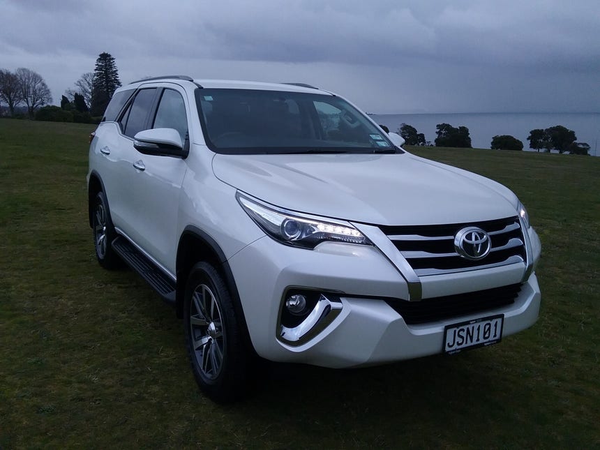 2016 Toyota Fortuner | LIMITED 2.8D/4WD/6AT | 15677 | 1