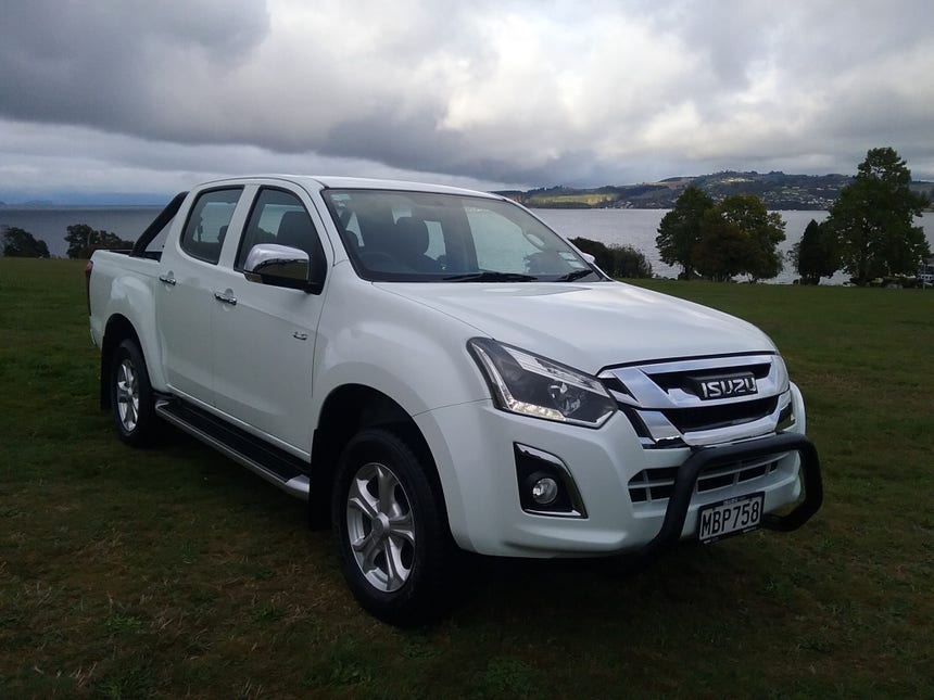 2019 Isuzu D-MAX | LS DC 3.0D/4WD/6MT | 20323 | 1
