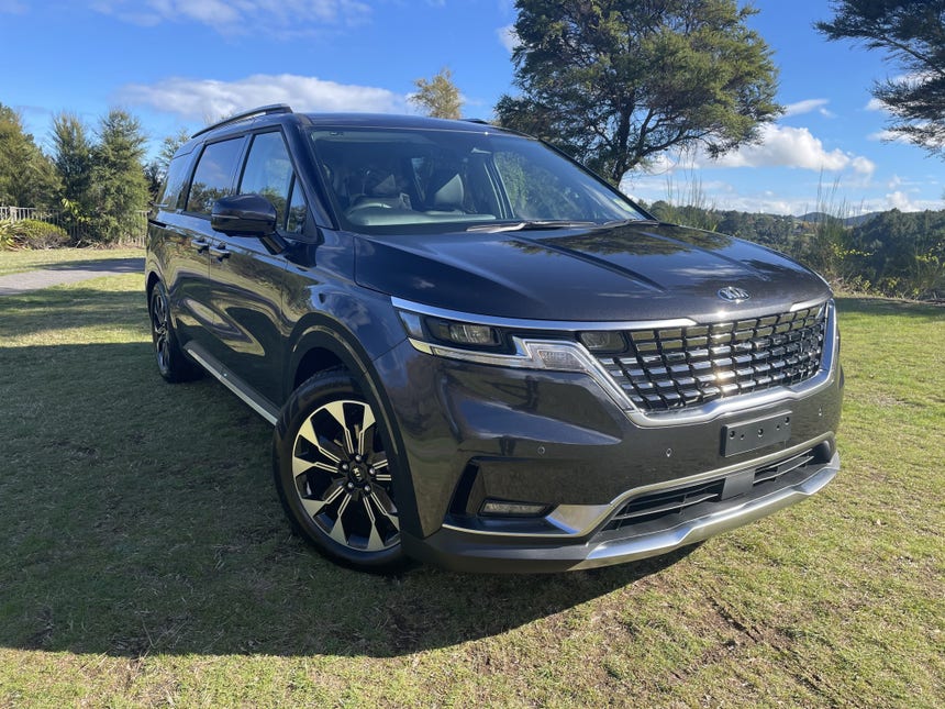 2022 Kia Carnival | DELUXE 2.2D/8AT | 14770 | 1