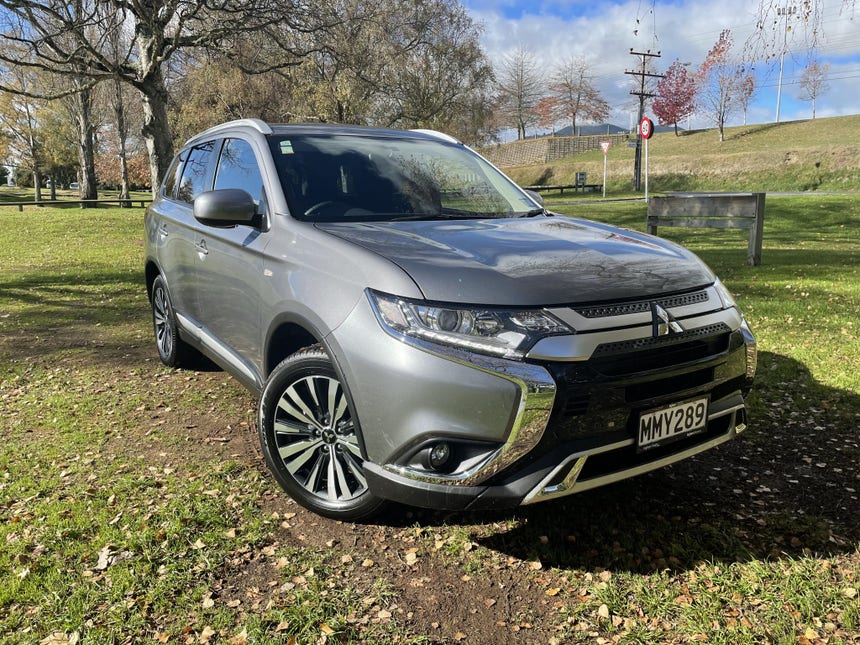 2019 Mitsubishi Outlander | LS 2.4P/4WD/CVT | 14943 | 1