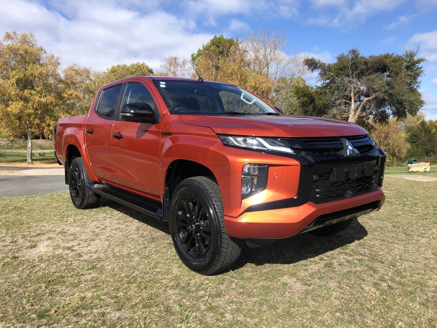 2021 Mitsubishi Triton | DC GLSB 4WD 6AT 2.4D | 11950 | 1