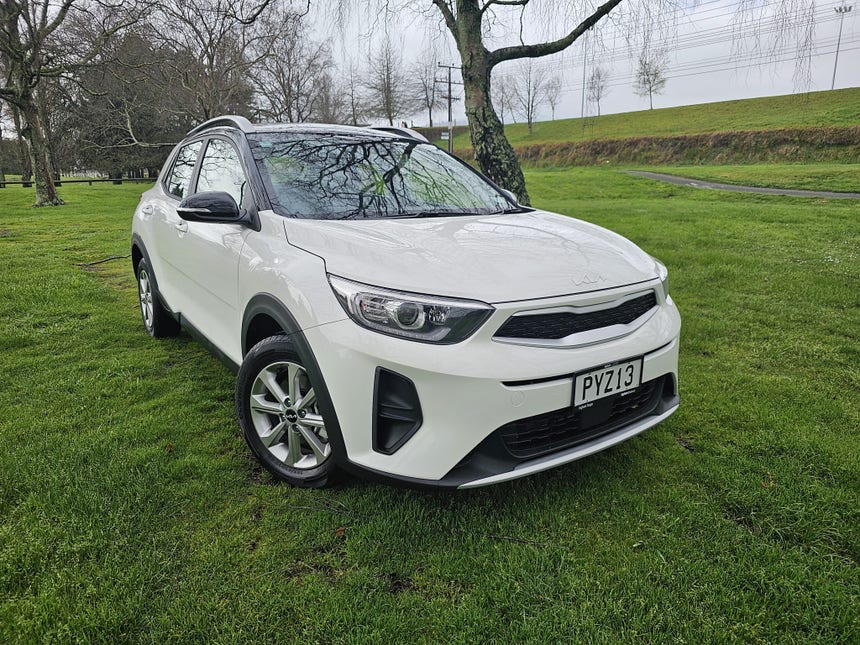 2023 Kia Stonic | LX 1.4P/6AT | 21825 | 1