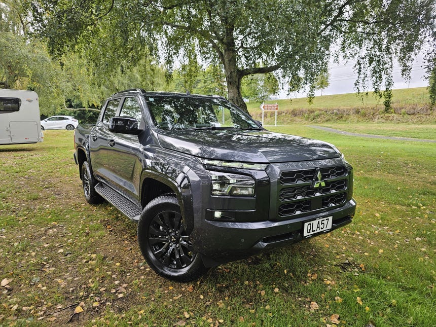 2024 Mitsubishi Triton | DC VRX 4WD 6AT 2.4DT | 22927 | 1